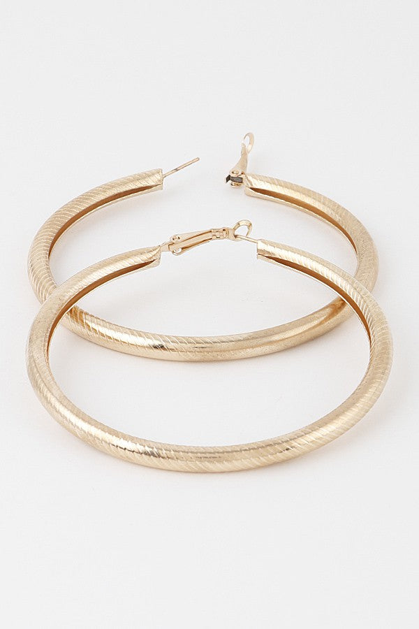 Wide Minimal Ribbed Hoop Earrings