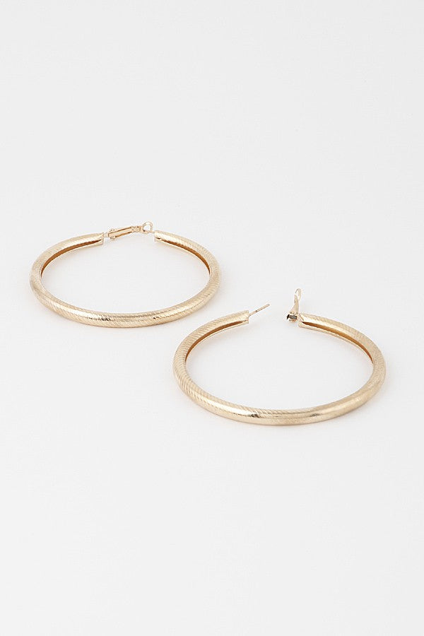 Wide Minimal Ribbed Hoop Earrings